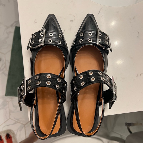 Black Buckle Pointed Toe Ballerina Flats - Picture 4 of 5